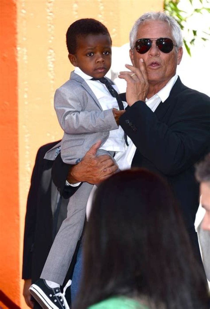 Mark Ruffalo’s Rarely-Seen Kids, Keen & Odette, Crash His Golden Globes Winning Speech