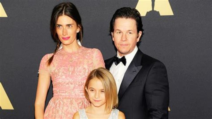 Mark Wahlberg Shares Birthday Tribute To Daughter & Honors Late Sister – Hollywood Life