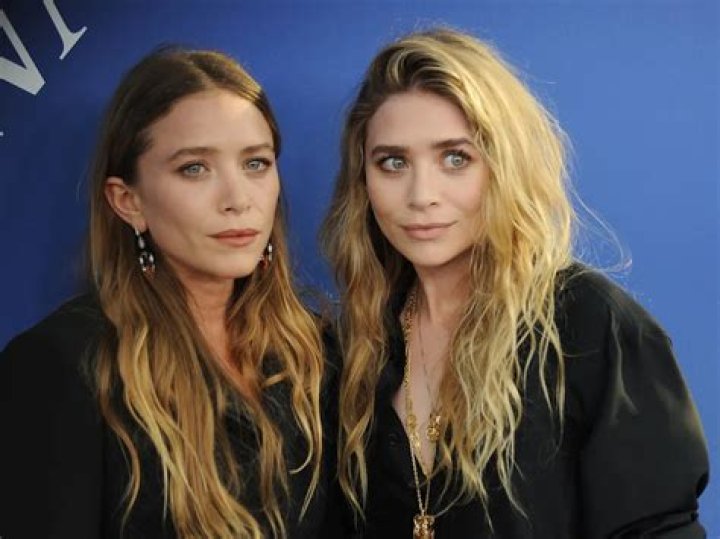 Mary-Kate & Ashley Olsen In Matching Overalls