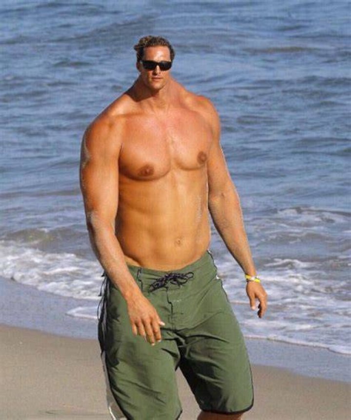 Matthew McConaughey Posts Shirtless Throwback Pic On IG & Fans Freak – Hollywood Life