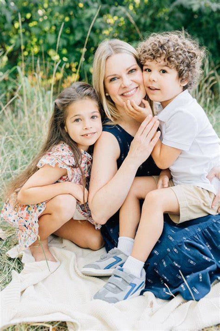 Meet Her Two Kids – Hollywood Life