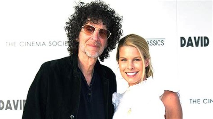 Meet His Spouse Beth & Ex-Wife Alison Berns – Hollywood Life
