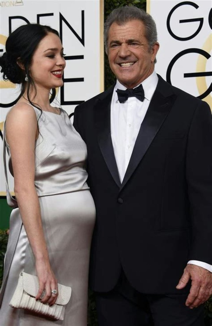 Mel Gibson Girlfriend Pregnant