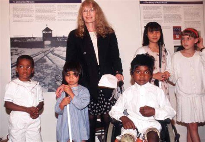 mia farrow kids