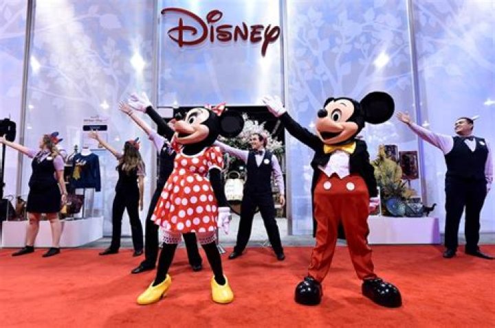 Mickey And Minnie Dance At The Expo