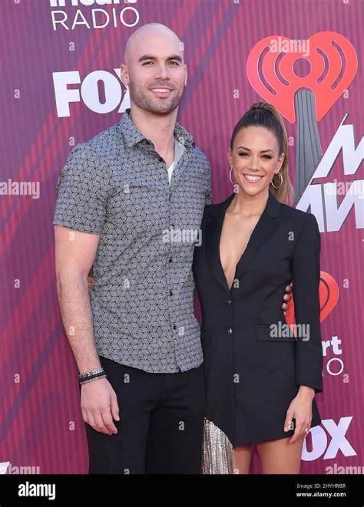Mike Caussin and Jana Kramer 45th Annual People's Choice Awards, Arrivals, Barker Hanger, Los Angeles, USA - 10 Nov 2019