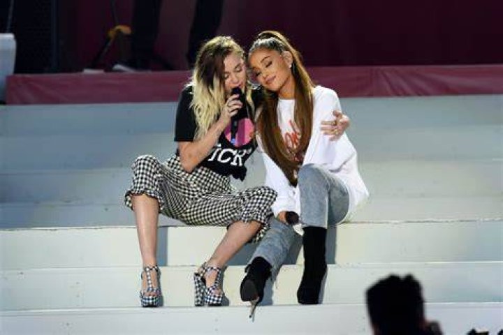 Miley Cyrus Ariana Grande Sexy Christmas Outfits
