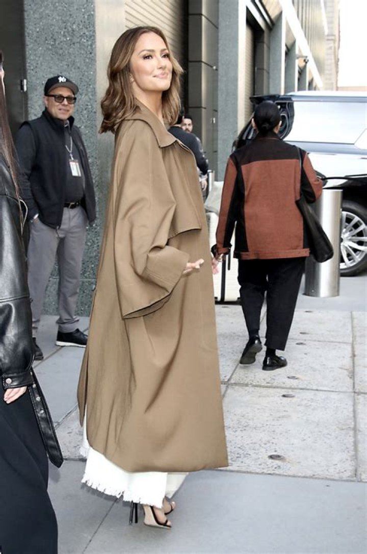 Minka Kelly Takes The Runway In 2012