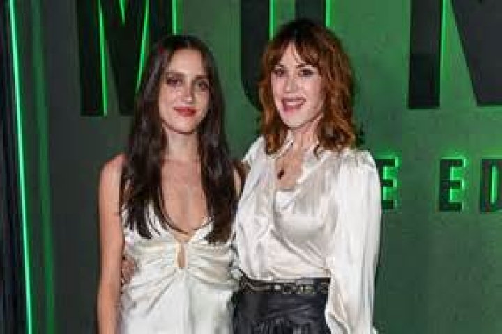 molly ringwald, mathilda gianopoulos