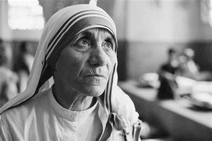 MOTHER TERESA AND NUNS &ndash; 1981
