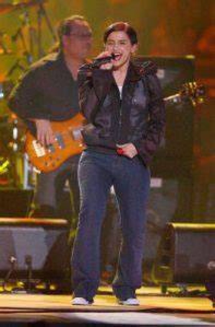 nelly-furtado-2