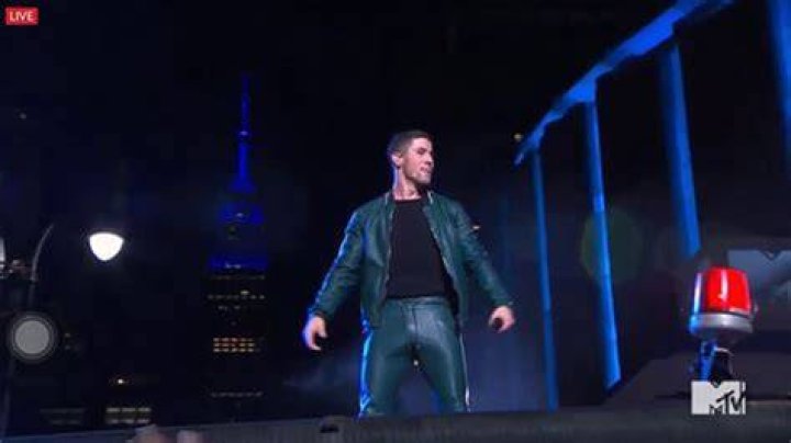 Nick Jonas Fans Swoon Over His Noticeable Bulge During VMAs Performance
