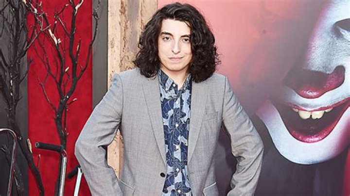 Nick Wolfhard On ‘The Last Kids On Earth’ — Exclusive Interview – Hollywood Life
