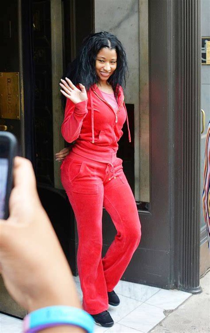 Nicki Minaj bundling up