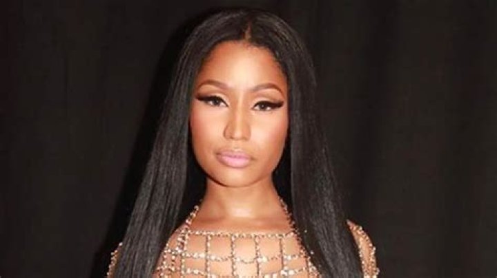 Nicki Minaj Does Slow Dance In Latex Outfit: Video – Hollywood Life