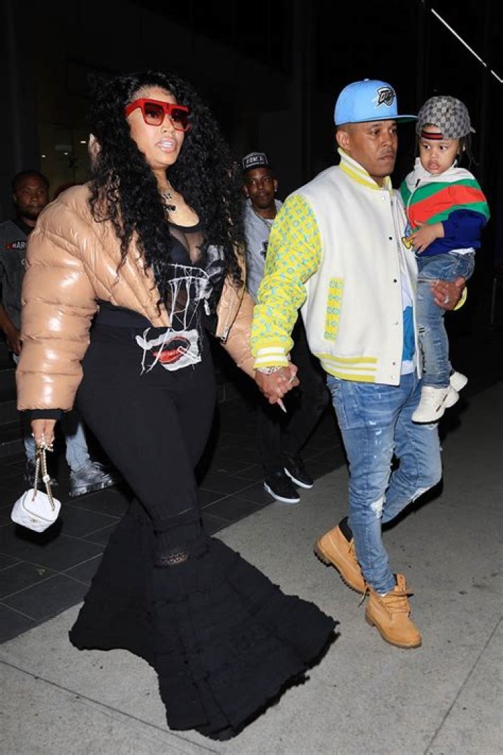 Nicki Minaj Kenneth Petty leaving their hotel in Paris. 08 Mar 2019 Pictured: Nicki Minaj. Photo credit: Spread Pictures / MEGA TheMegaAgency.com +1 888 505 6342 (Mega Agency TagID: MEGA377304_003.jpg) [Photo via Mega Agency]