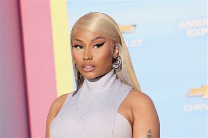 Nicki Minaj & Tyga Open Up The PCAs With Sexy Performances Of ‘Good Form’ & ‘Dip’