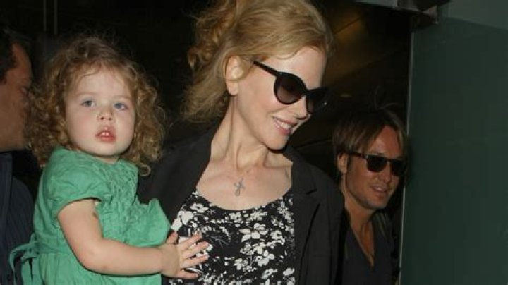 Nicole Kidman carries Sunday Rose