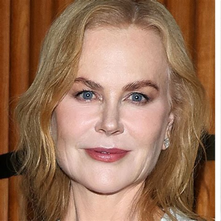 Nicole Kidman On &lsquo;The Killing Of A Sacred Deer&rsquo; Red Carpet
