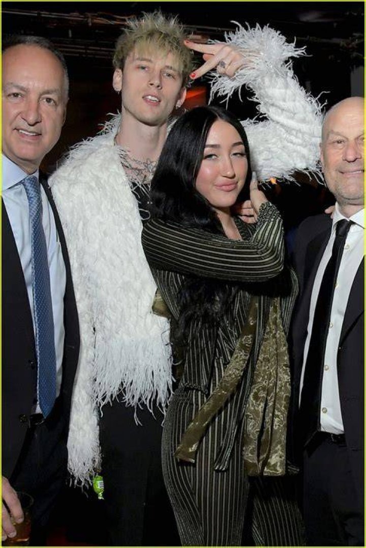 noah cyrus machine gun kelly