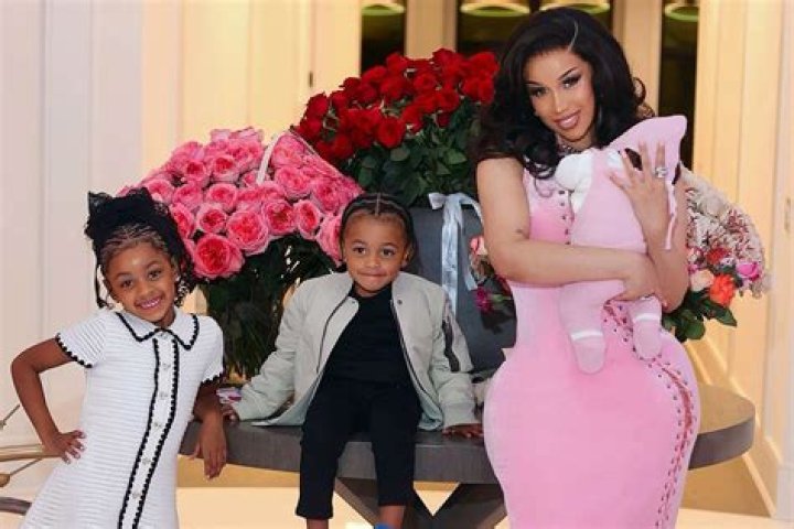 Offset Posts Cardi B Cleaning Video & Calls Out ‘WAP’ Lyrics – Hollywood Life