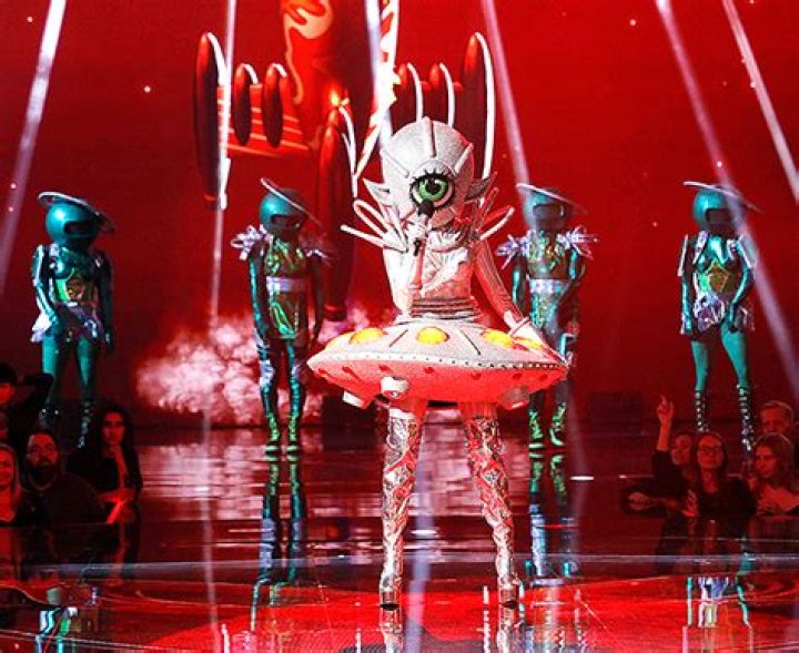 Olivia Culpo On Being The UFO On ‘The Masked Singer’ (Exclusive) – Hollywood Life