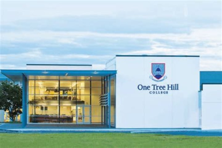 one-tree-hill-1