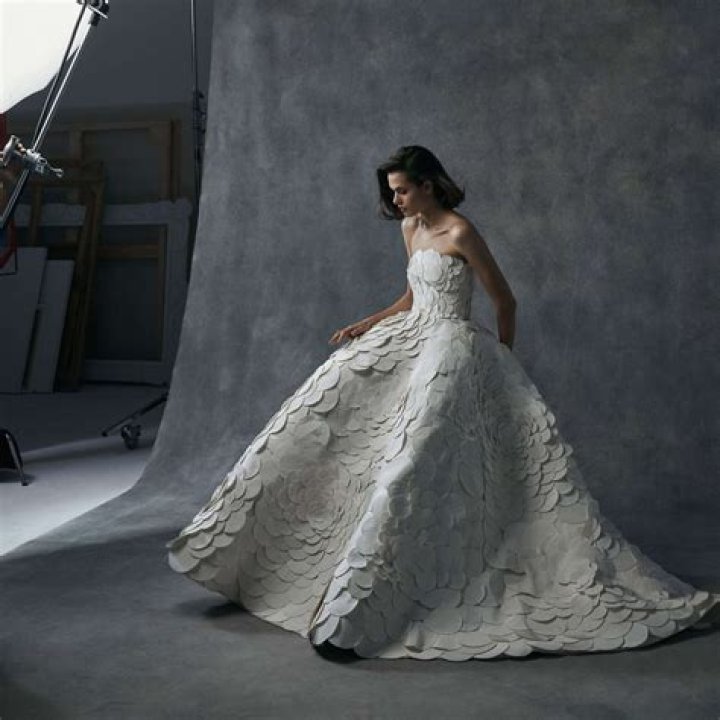 Oscar de la Renta – Hollywood Life