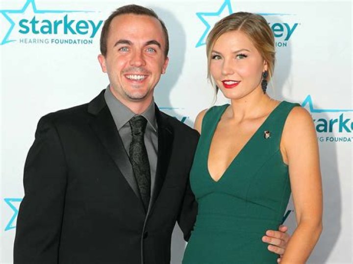 Paige Price, Frankie Muniz