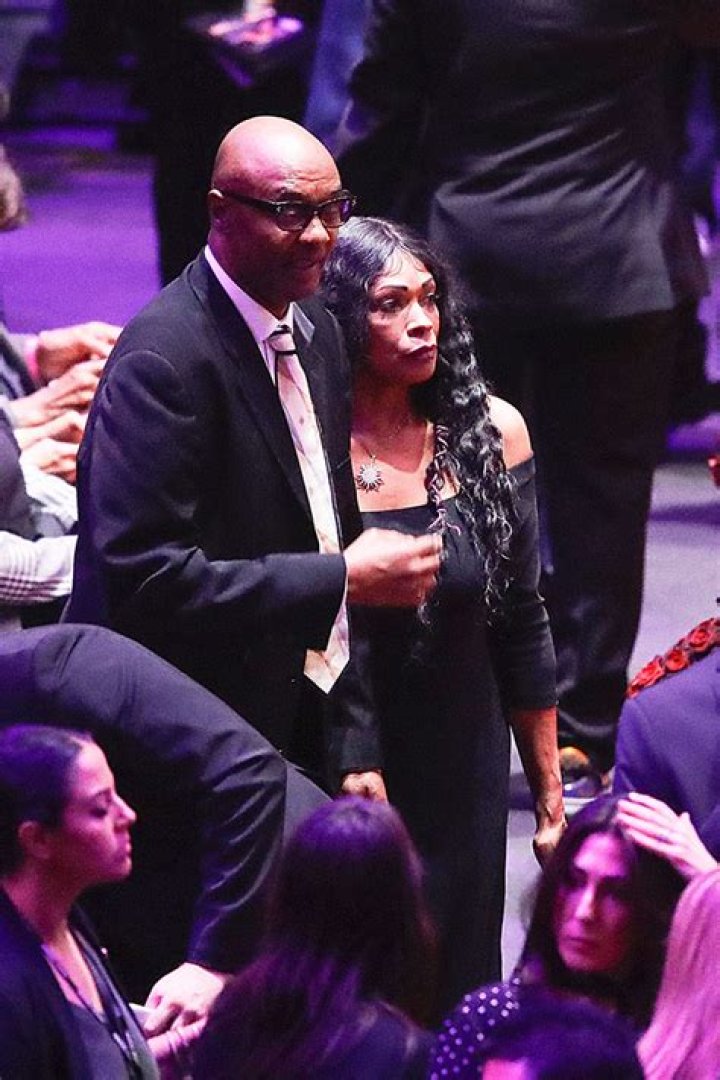 Parents Mourn Their Son At Event – Hollywood Life