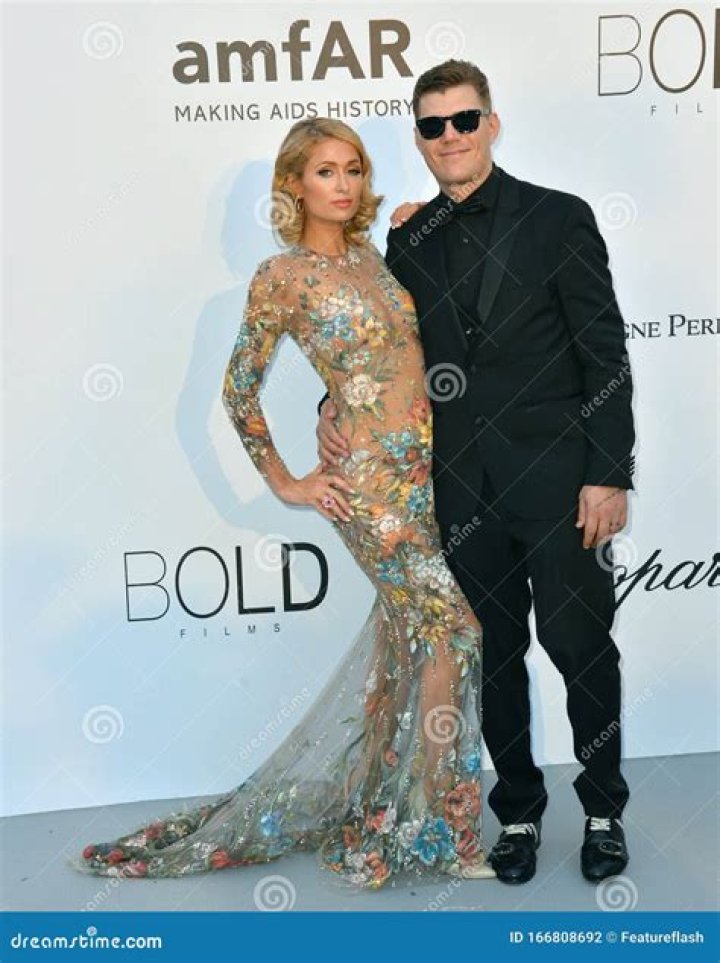 Paris Hilton & Chris Zylka