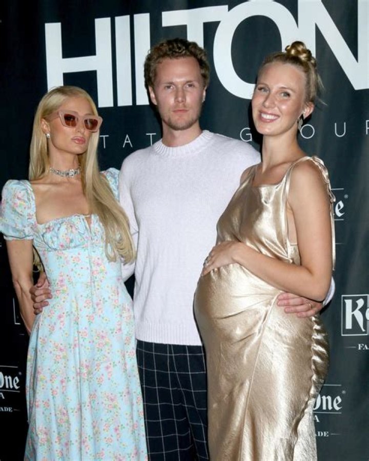paris tessa hilton