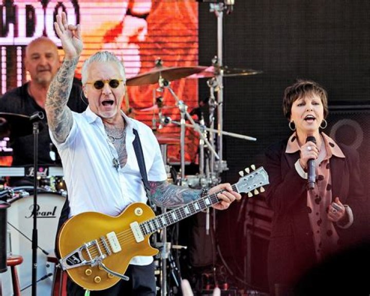Pat Benatar & Neil Giraldo Perform