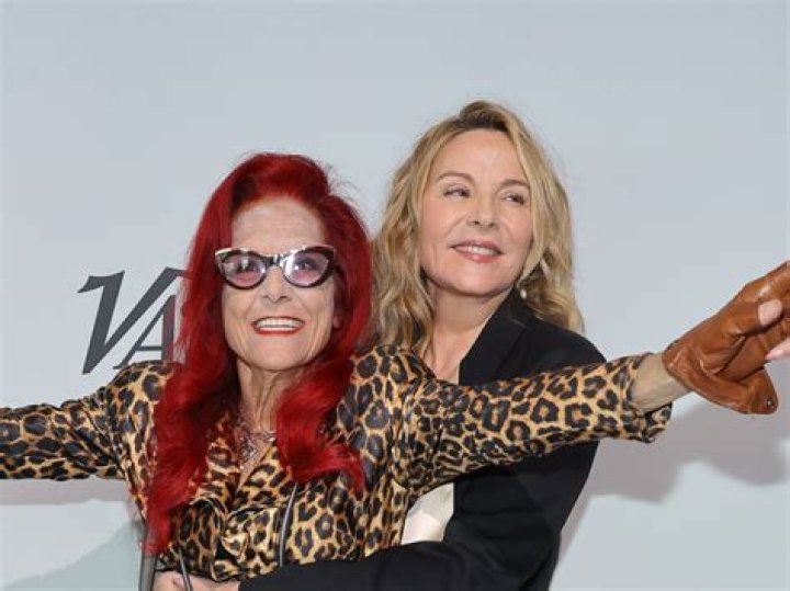 Patricia Field & Kim Cattrall Pull A Mini &lsquo;SATC&rsquo; Reunion On The White Carpet