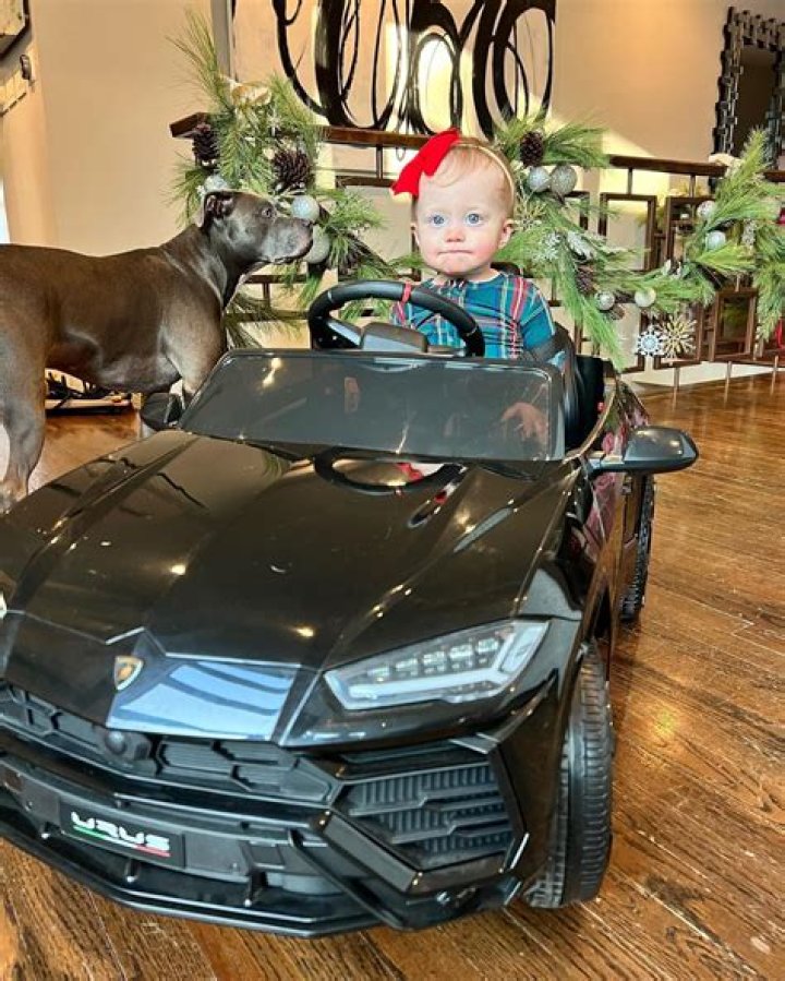 Patrick Mahomes’ Daughter Gets Lamborghini Car For Christmas – Hollywood Life