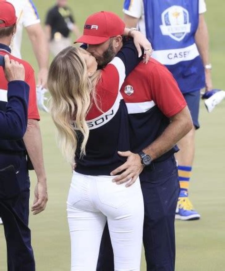 Paulina Gretzky Hits The Beach In Sexy Strapless Bikini For 32nd Birthday Trip — Pic