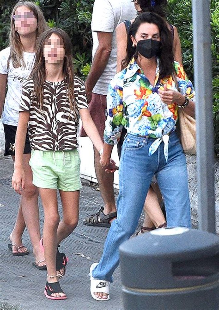 Penelope Cruz & Kids Leo & Luna