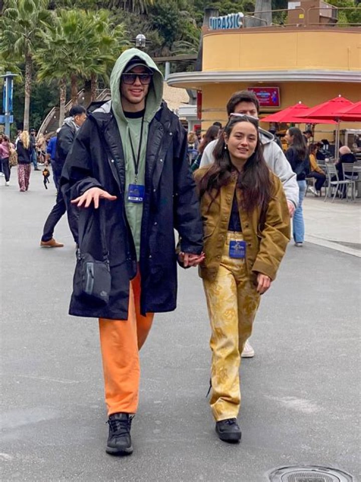 Pete Davidson Chase Sui Wonders