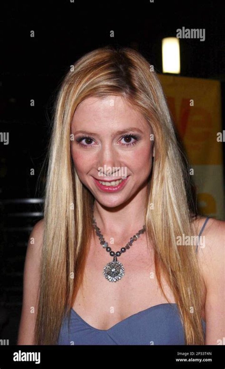 Photo by: Lee Roth STAR MAX, Inc. - copyright 2003 ALL RIGHTS RESERVED Telephone/Fax: (212) 995-1196 1/13/03 Hilary Duff at the 30th Annual American Music Awards. (Los Angeles, CA) (Star Max via AP Images)