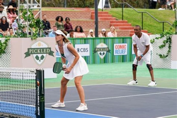 Photos Of Emma Watson & The Celebrity Pickleball Teams – Hollywood Life