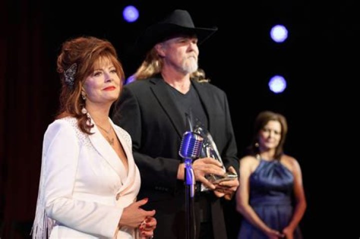Photos Of Susan Sarandon’s Country Music Series – Hollywood Life