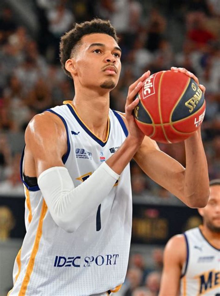 Photos Of The Basketball Player – Hollywood Life