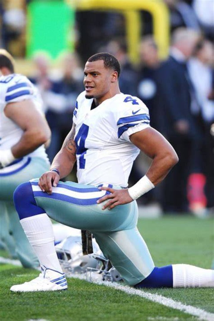 Photos Of The NFL Quarterback & Dallas Cowboys Sensation – Hollywood Life