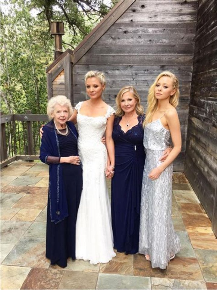 [PIC] Kaitlin Doubleday’s Wedding Dress — See Empire Star’s Stunning Gown – Hollywood Life