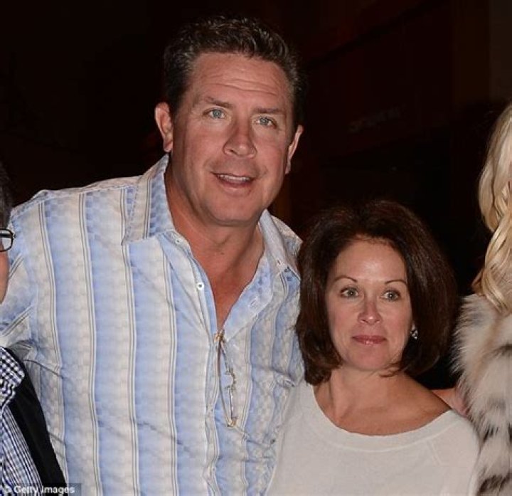 [PICS] Dan Marino’s Mistress Donna Savattere — Why She Married Her Husband – Hollywood Life
