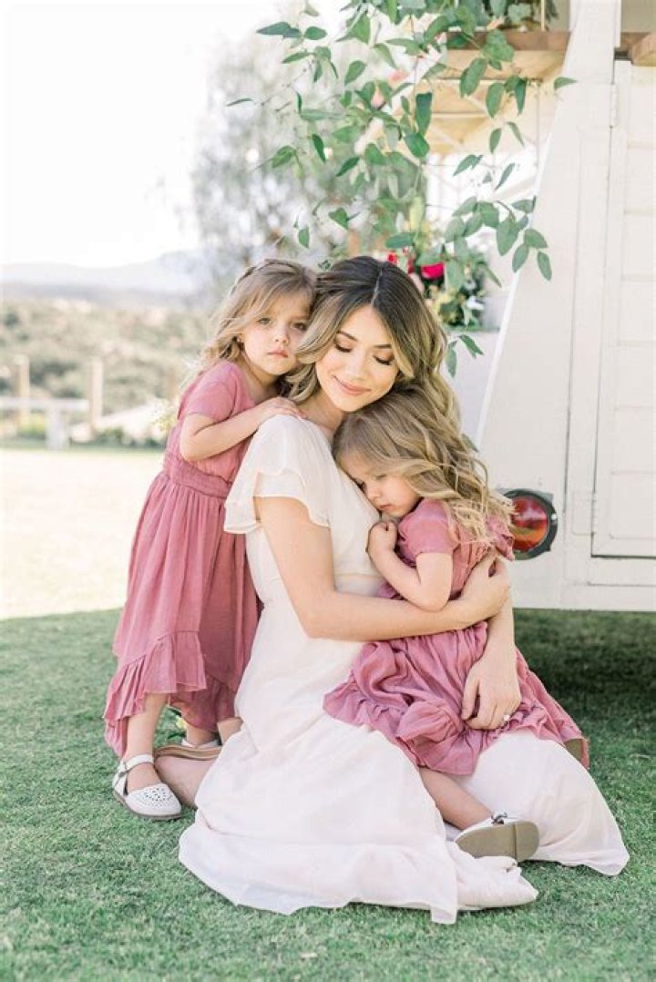 Pics Of Cutest Mommy & Me Looks – Hollywood Life