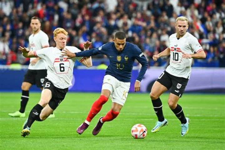 Pics Of The Soccer Player – Hollywood Life
