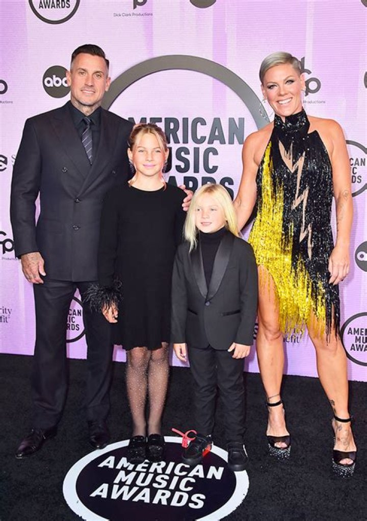Pink’s Husband Suffers Wardrobe Malfunction Before AMAs Due To ‘Booty’ – Hollywood Life