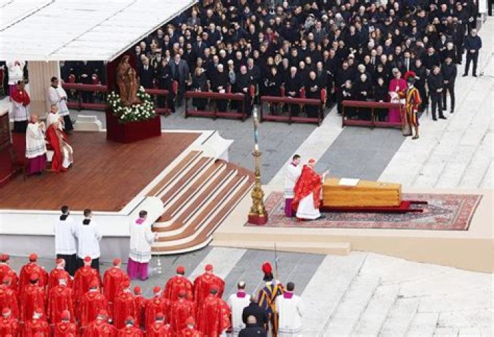Pope Benedict’s Funeral: Photos – Hollywood Life