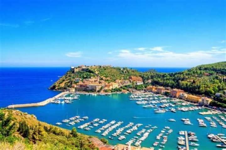Porto Ercole, ITALY - *EXCLUSIVE* - James Franco and his girlfriend are in holiday at Porto Ercole spending a relaxing day at the sea at Hotel Il Pellicano. They play Backgammon and swim in the beautiful Tuscan sea. Pictured: James Franco BACKGRID USA 4 JULY 2023 BYLINE MUST READ: Madsea- Backgrid / BACKGRID USA: +1 310 798 9111 / UK: +44 208 344 2007 / *UK Clients - Pictures Containing Children Please Pixelate Face Prior To Publication*